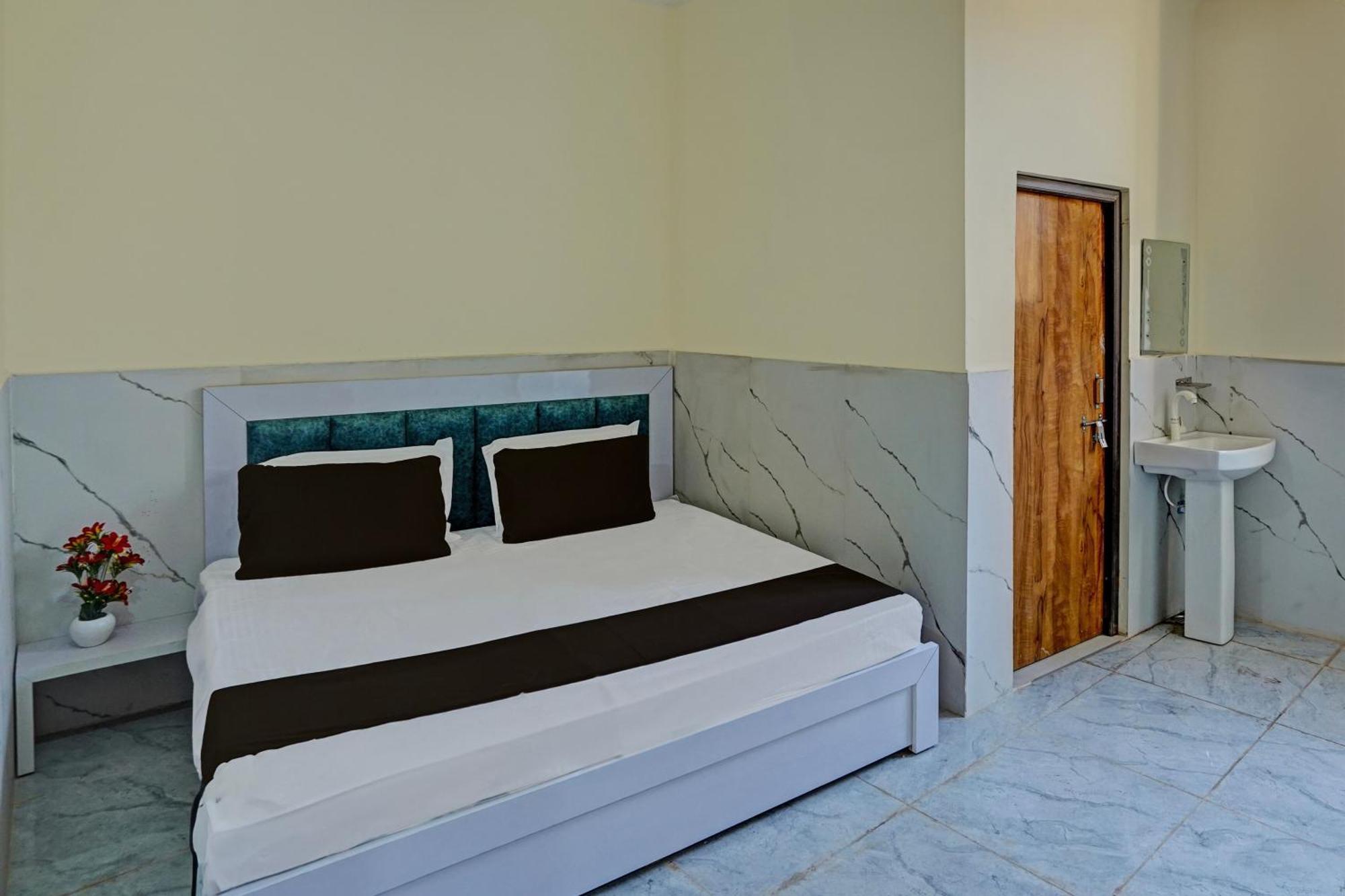 Hotel O Abhinav Hotel Noida Exterior photo